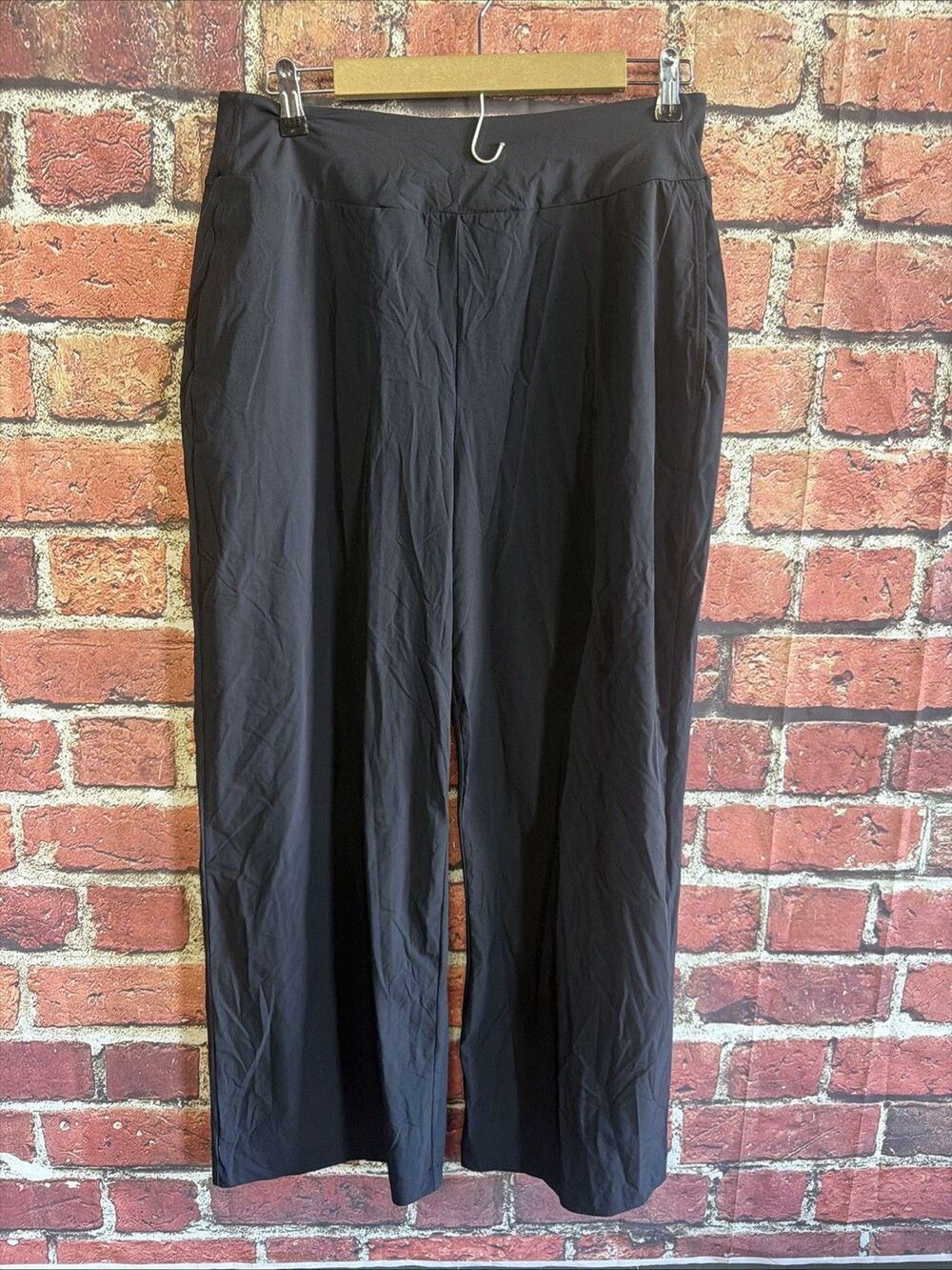 Nike Womens Large Dri-FIT Bliss Wide-Leg Training Pant Black pockets